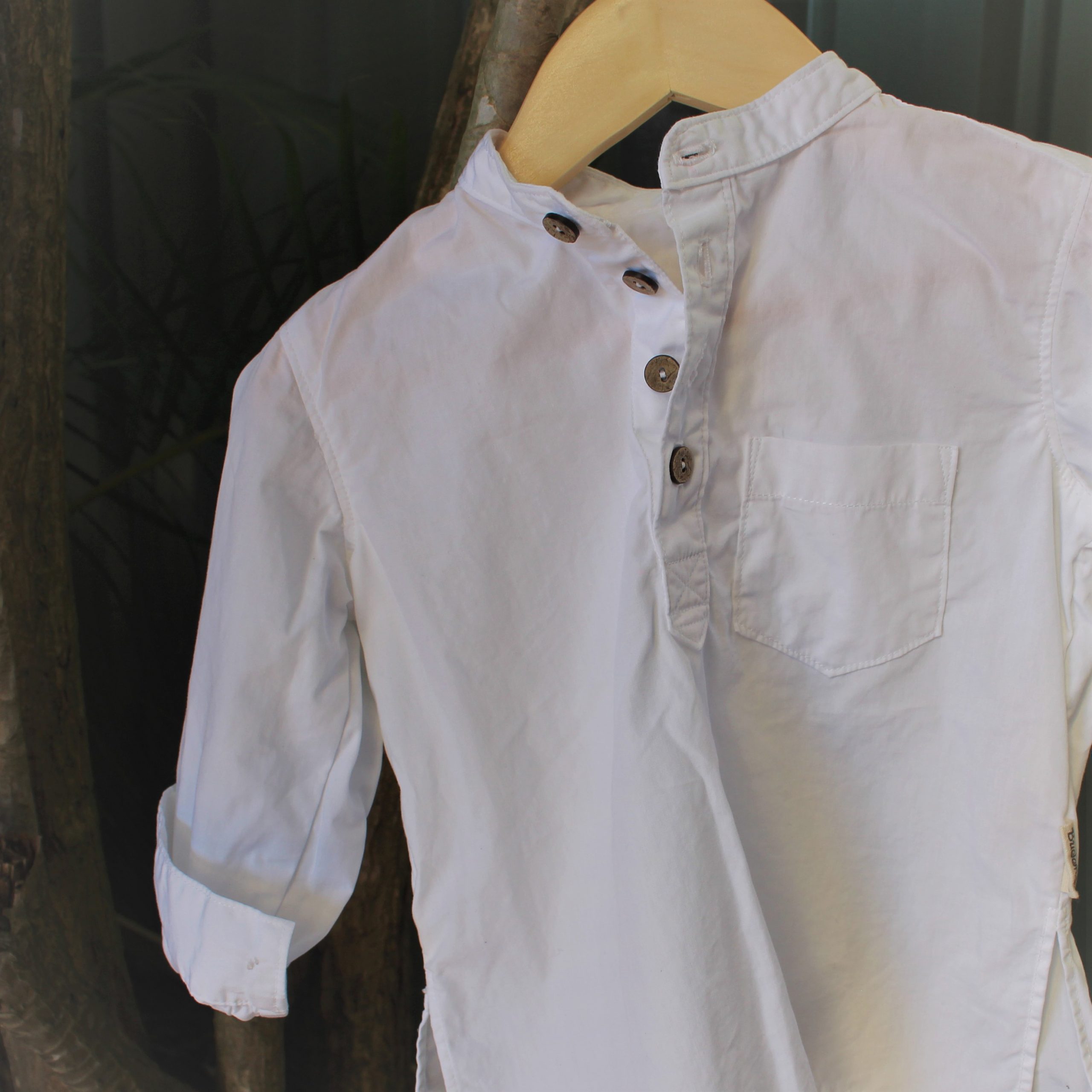 The Traditional Shirt in Peace White - Buddhika